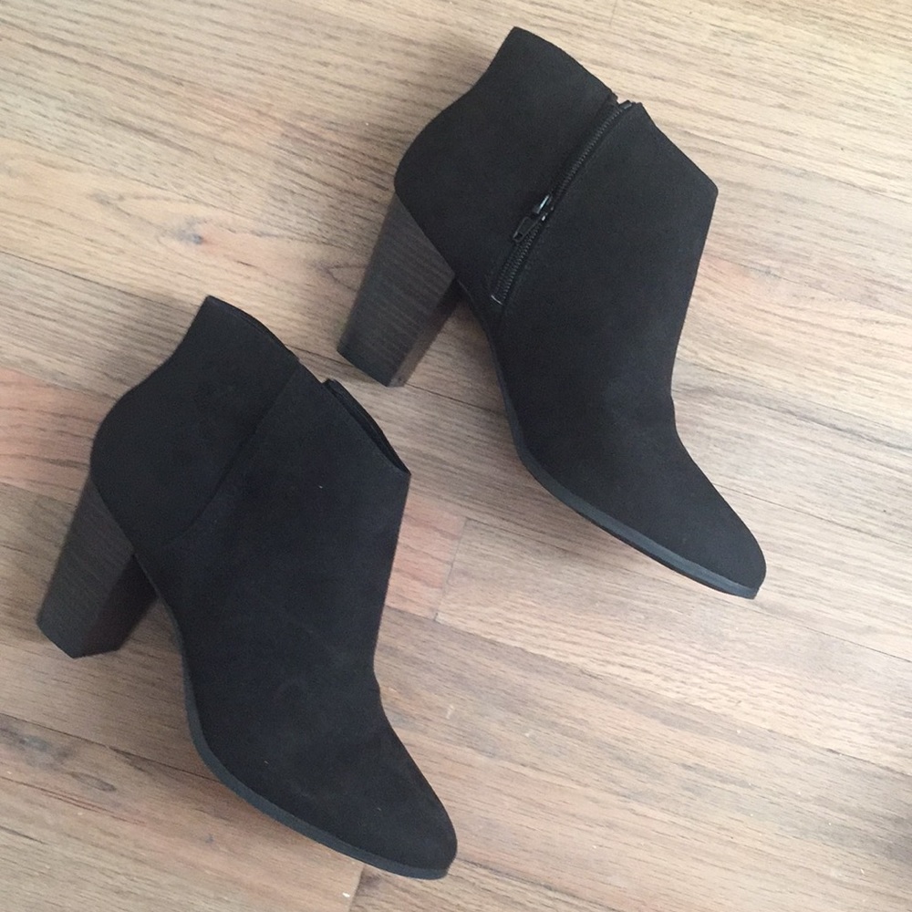 Old navy black ankle boots